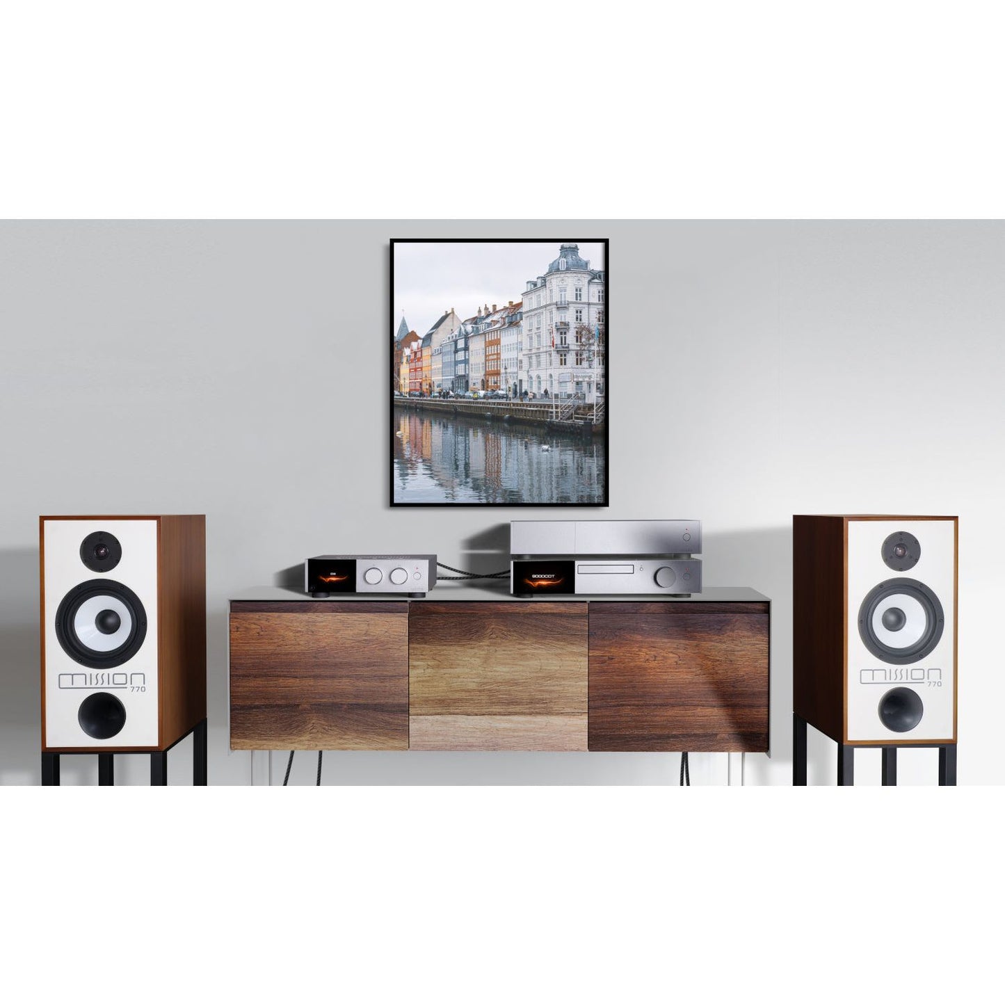 https://www.sarte-audio.com/sites/default/files/imagenes-productos/D9_Silver_Lifestyle_R2%281%29LOW.jpg